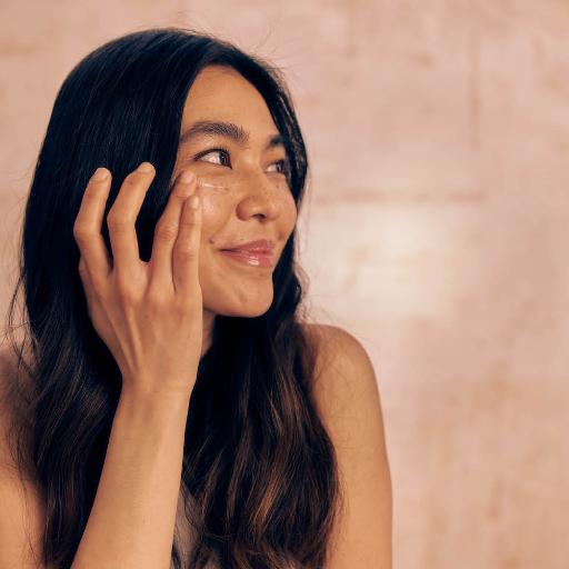 Protecting_Day_Lotion-model