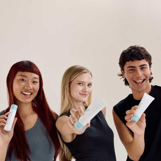 logic_by_forever__skincare_kit-model